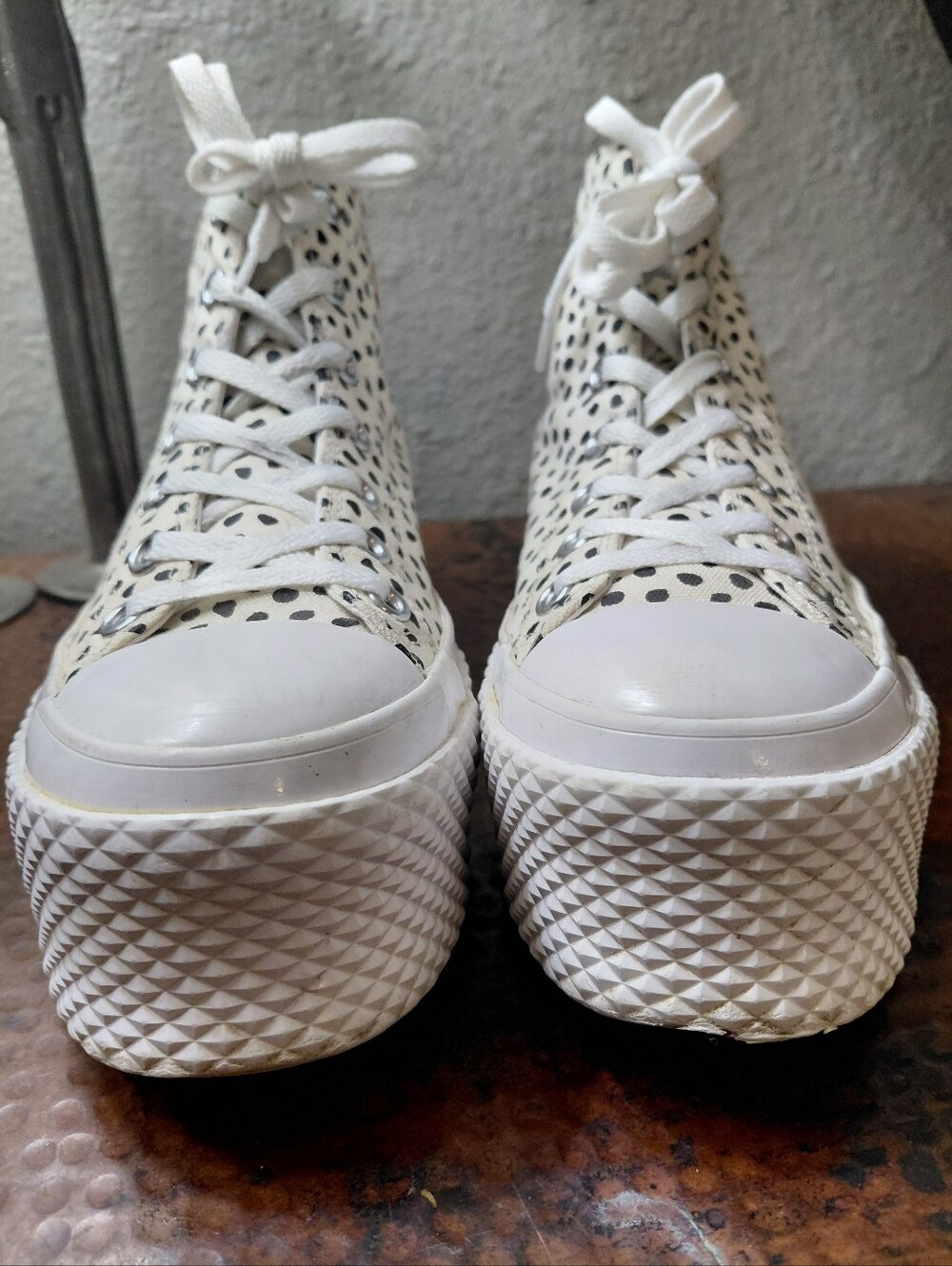 Chuck Taylor All Star Sz. 7 Welcome to the Wild Lift 2X Platform - Picture 7 of 16